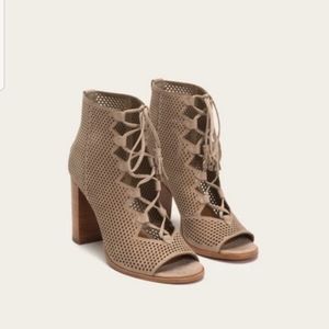FRYE Gabby Perf Ghillie lace up sandals taupe